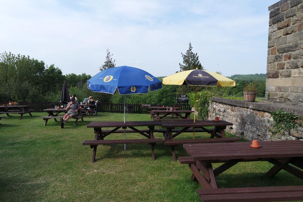 The Bruce Arms Hotel Masham Exterior foto